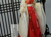 The Charm of Hanfu:A Tale of Petite Elegance in Song-Style