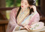 A Complete Guide to Traditional Hanfu Headwear for Women:Red Zhaozhaos Wish