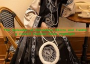 The Splendor of Horseface Skirts and Folding Fans:A Fashion Show Highlight