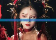 The Splendor of Zhao Liyings Hanfu Style:Qianqians Charm