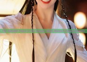 The Splendid Charm of the Summer Hanfu Women:A Pooled Elegance