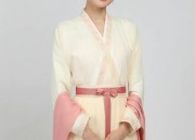 The Imperial Concubine in a Red Hanfu:A Tale of Elegance and Power