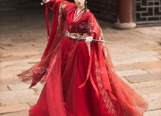 Cloud-Inspired Fashion:The Revival of Hanfu in the Cloud Apparel Shop