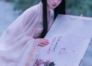 Dressing Up as a Petite Lady:The Daily Charm of Qipao