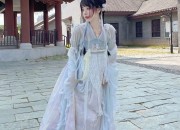 Elegant Summer Qipao with High-End Layering:A Fashionable Journey