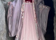 Innovating the Horseface Skirt:A Zipper Makeover