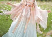 Encounter with the Divine Deer:The Story of Yao and上官婉儿in Hanfu