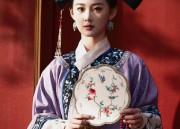 The Splendor of Cherry Blossoms in Traditional Hanfu Fashion