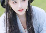 Little Girls in Traditional Charm:Hanfu Short-sleeved Skirts and Their Cultural Significance