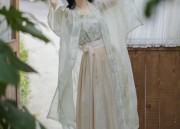Elegant Silk Qipao Dress for Women:A Traditional Beauty Reimagined