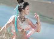Little Girls in Qipao:The Evolution of Traditional Fashion at Childrens Fashion Shows