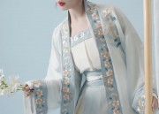 The Art of Pairing Hanfu with Mesh Shoes