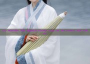 Cui Wanzhis Silk Qipao:A Closer Look at the Finest Silk Fabric