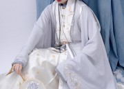 Embracing the New Sino-Style:The Enchantment of Peach Blossom Skirt with Horseface Pattern