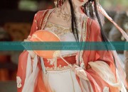 The Splendid Charm of the Cheongsam with Lion-Face Horse Pattern:A Cultural Exploration