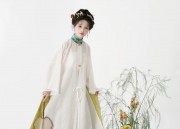 Childrens Hanfu Song Dynasty Style Light Silk Round-necked Robe