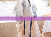 The Elderly and Traditional Tang-Style Winter Clothing:A Blend of Comfort and Culture