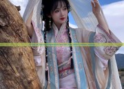 A Tale of Skirted Elegance:10-Year-Old Girls Hanfu Fashion Journey