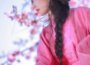 Reinventing the Cheongsam with Modern,Positive-Fit Shoulder Design