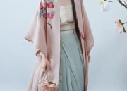 The Rise of Hanfu Hair Extensions:The Role of Fake Hairpieces in Traditional Chinese Fashion