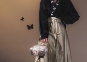 Qipaos:The Rise of Traditional Charm on Douyins Fashion Wave