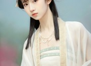 Enhanced Qipao Design for Curvier Figures:Belly-Concealing,Slimming-Effect White Qipao