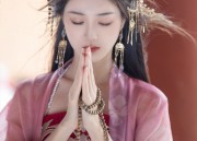 Enhanced Cheongsam Accessories:A Modern Perspective on Traditional Embellishments