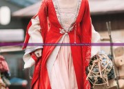 The Perfect Pairing:Complementing Blouses with Horseface Skirts