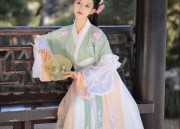 The Charm of Waist-Length Hanfu for Little Girls