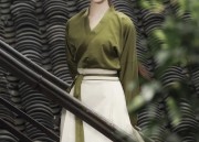 Classic Mid-Length Silk Cheongsam:Unveiling the Elegance of Real Silk Fabric
