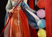 The Rise of Cheongsam Fashion in Modern China:A Blend of Traditional Elegance and Modern Glamour