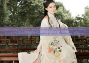 The Long-Style Halter-Style Cheongsam:A Blend of Traditional Elegance and Modern Charm