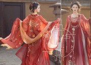 The Summer of Cheongsam:Embracing the Elegance of a Traditional Chinese Dress