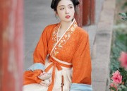 Silk Cheongsam and Ice Silk:A Blend of Traditional Elegance and Modern Comfort