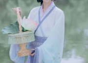 Qipao Cosplay in Yellow:A Celebration of Traditional Elegance and Modern Cosplay Culture