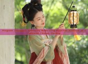 Pregnant Teenagers Embracing Modernized Qipao:The Evolution of Traditional Chinese Clothing