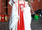 Rabbit Maiden in Hanfu:The Affordability of Quality Traditional Chinese Dress