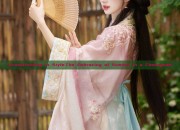 Breastfeeding in Style:The Embracing of Summer in a Cheongsam