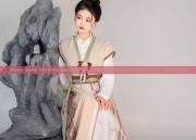 Green Hanfu Child:The Splendor of Traditional Chinese Culture in a Green Glow
