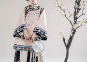 The Rise of Traditional Chinese Clothing:The Elegance of Standing Collars and弓袋袖 in Hanfu Fashion