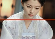 The Enchanting Beauty of Ancient Cheongsam-Clad Women