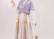 The Elegance of Red Cheongsam:A Simple yet Timeless Fashion Statement