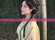 Summer Women in Traditional Cotton and Flaxen Tang Costumes