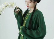 The Allure of Ni Nis Qipao Style in Jin Ling Thirteen