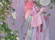 Heritage Qipao Reimagined:The Rise of Brand-Specific Discontinued Size Fashion