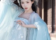 Elegant Earrings to Match the Splendor of Traditional Cheongsam
