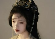 Snowy Jade:The Enchantment of Hanfu Traditional Chinese Clothing