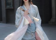 Childrens Hanfu Robes:The Charm of Little Shawls