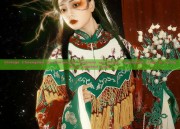 Vintage Cheongsam Revolution:How Netizens are Using Traditional Flags to Achieve a Youthful Look