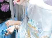 Seductive Elegance of Traditional Cheongsam:The Allure of Emotional Qiqiao